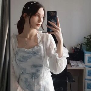 Want Floral Spring Pieces To Add To Your Wardrobe?